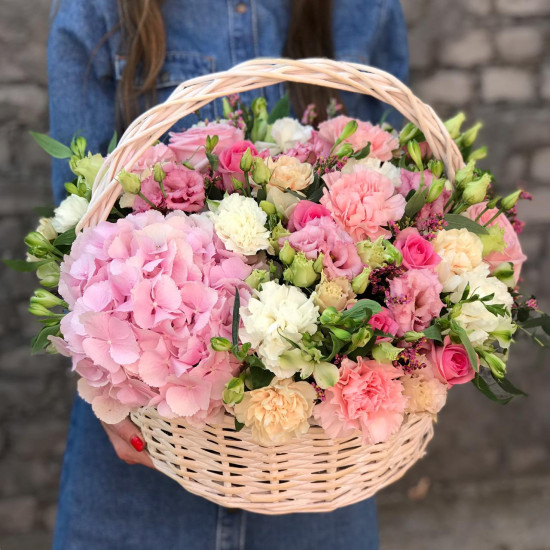 Розы пионовидные 1